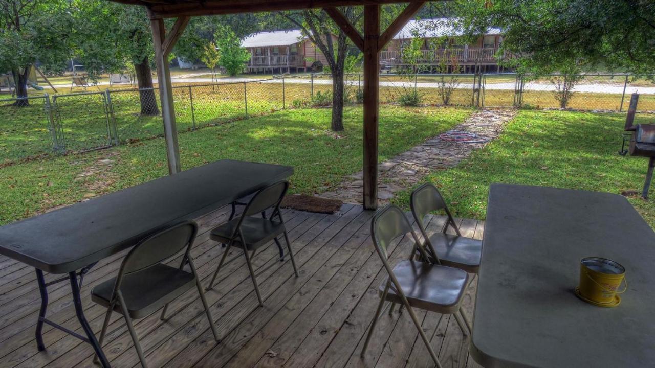 Riverstone Cabins Hotel Leakey Kültér fotó